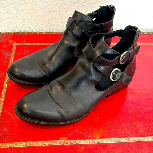 Born Vintage Leather Zip Back Open Cut Ankle Boots 9M Genuine Leather - Picture 3 of 6